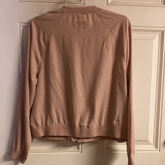 American Eagle 🦅 large woman’s jacket. - Picture 2 of 3